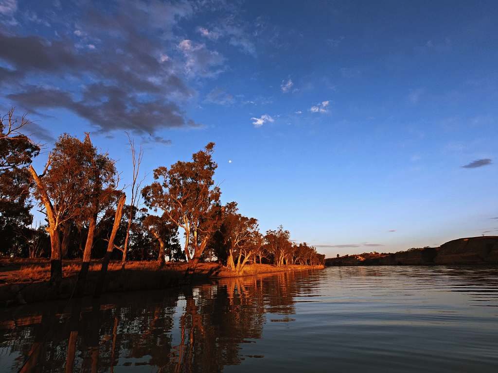 A quiet night on the Murray when you can hear for miles