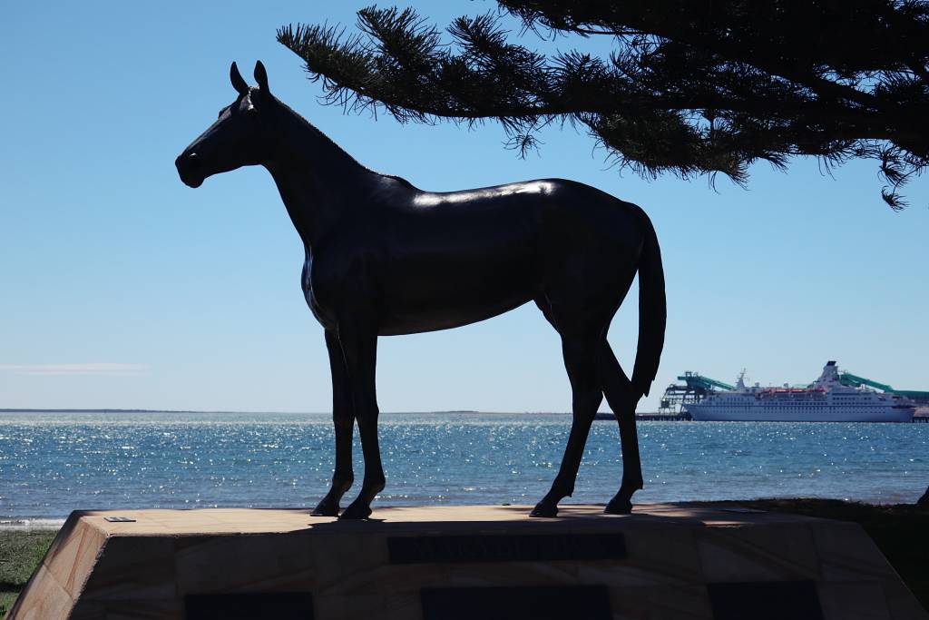 Life size Makybe Diva statue