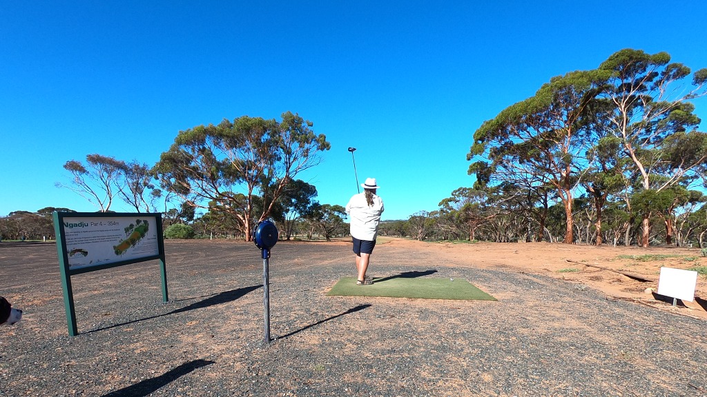 The World's Longest Golf Course The Nullarbor Links Finchy's Australia