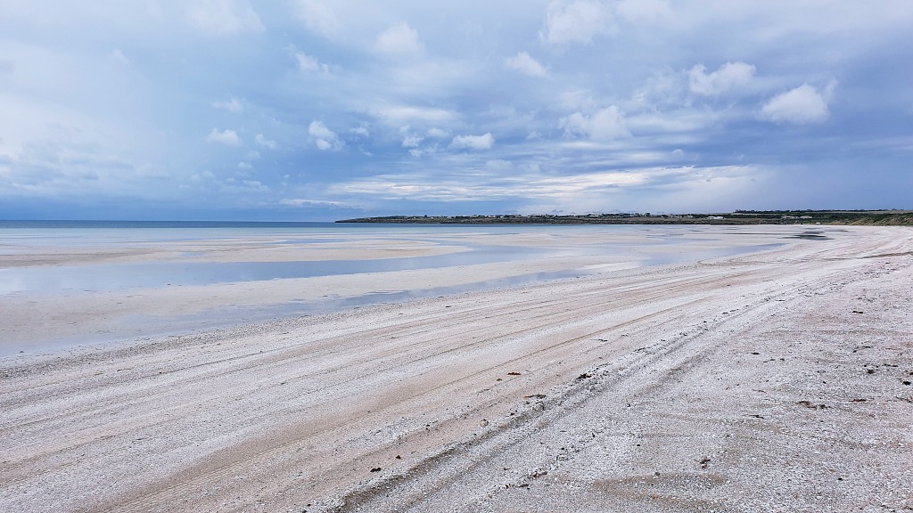 Perlubie Beach at low tide