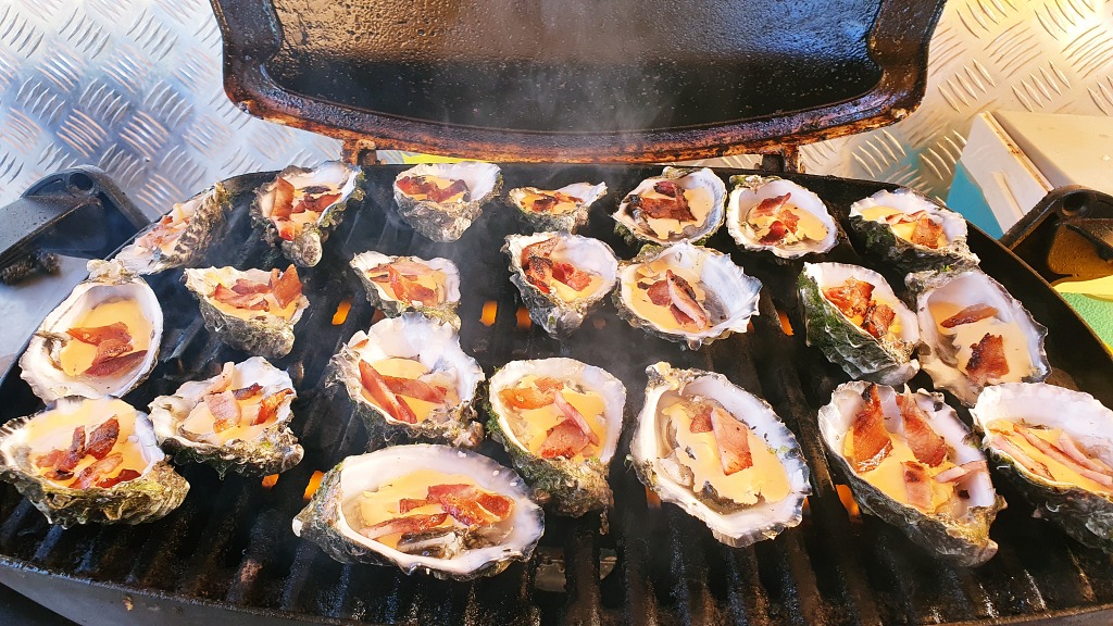 Weber cooked oysters kilpatrick