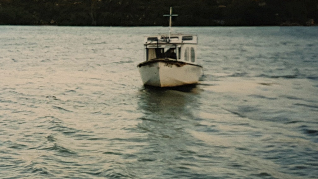 Huck coming into Mannum on dark